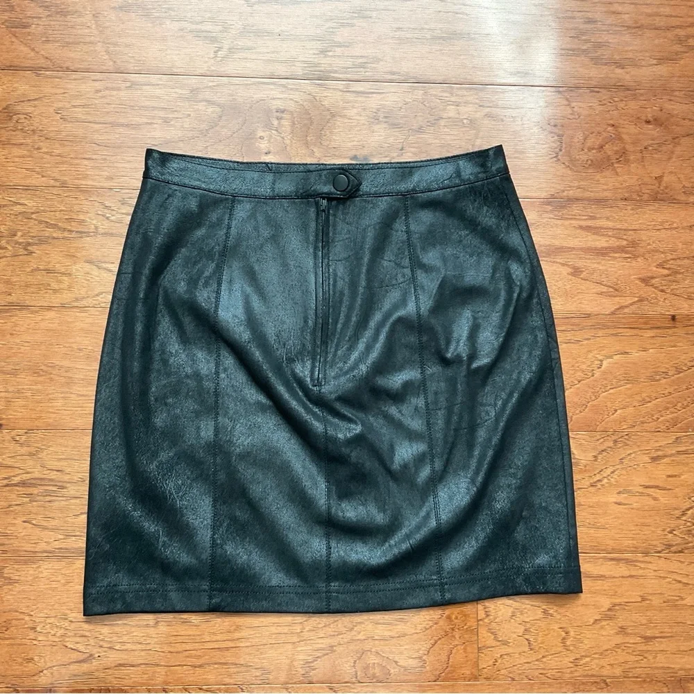 Free People Rumi Ruched Black Faux Leather Zip Up Mini Skirt Size Small Party